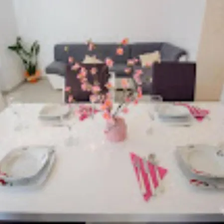 Didi - Two Bedroom With Pool 아파트 *