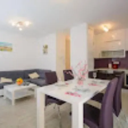 Appartement Didi - Two Bedroom With Pool *